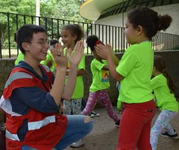 Junto aos parceiros Mágicos Solidários, 90 crianças do Lar São Tiago,