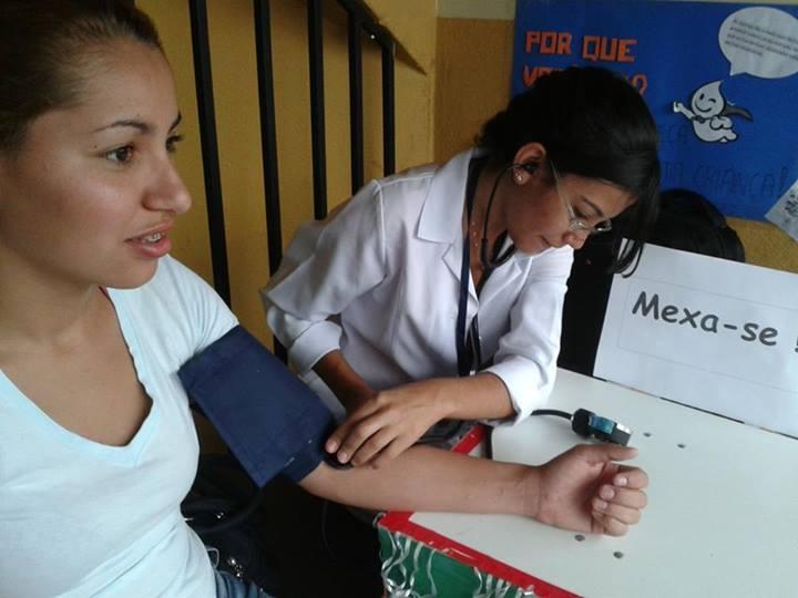 BÁSICAS DE SAÚDE EM BELO HORIZONTE No dia 21 de setembro de 2013, na Faculdade de Farmácia da UFMG, foi realizado