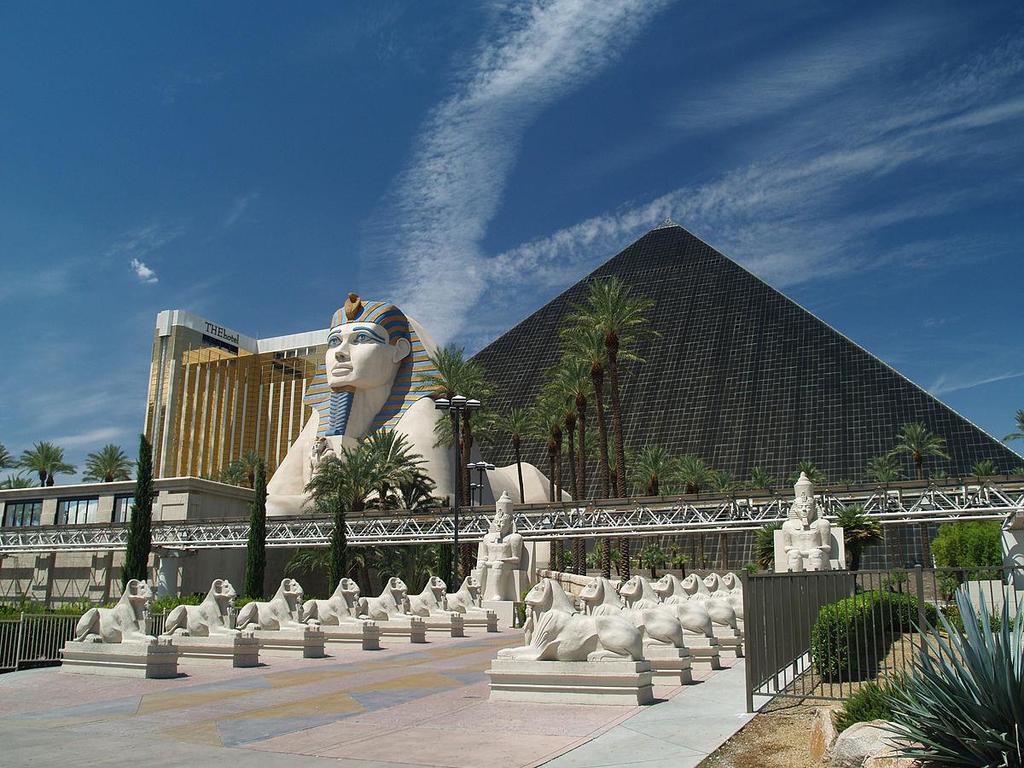 Luxor Pyramides, o hotel oficial da