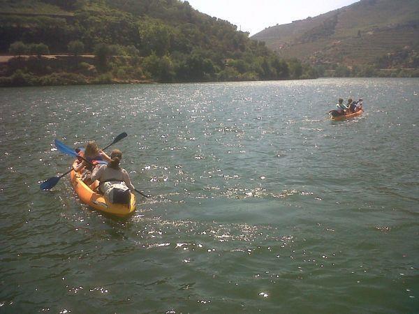 Descida do rio Douro em Kayak Organizamos a sua descida do Rio Douro em kayak, entre dois pontos que pretenda.