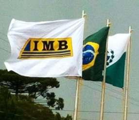 . QUEM SOMOS. Atuando desde 1992 no setor da metalurgia, na fabricação de Equipamentos para Construção, a IMB tornou-se a maior fabricante de Extrusoras de Perfis de Concreto do Brasil.