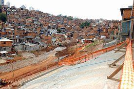 Obras de urbanização de Paraisópolis.