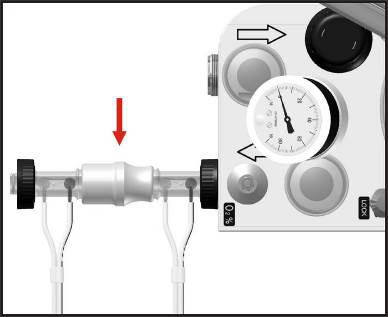 , através de um intermediário (luva de silicone), conforme a figura ao lado. Figura 39: conexão do sensor de fluxo EXP no sensor INS.