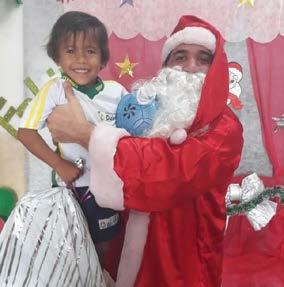 dos meninos e meninas da creche.