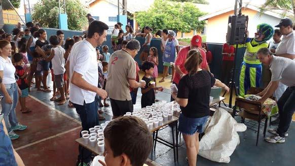 Rondonópolis Loja Acácia Amarela presente nas ações sociais de dona Maria do Sopão em ROO A Loja