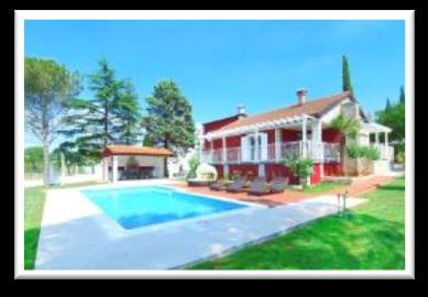 Por exemplo, uma foto que mostre a casa com a piscina/jardim/terraço e o mobiliário