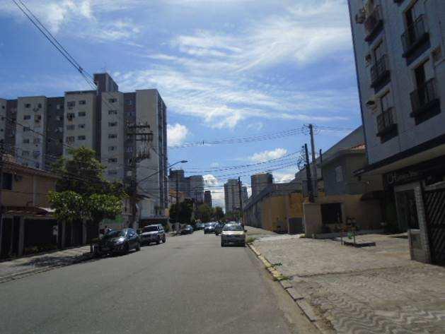 parcial da Rua Pedro Américo, no trecho onde se localiza o imóvel avaliando