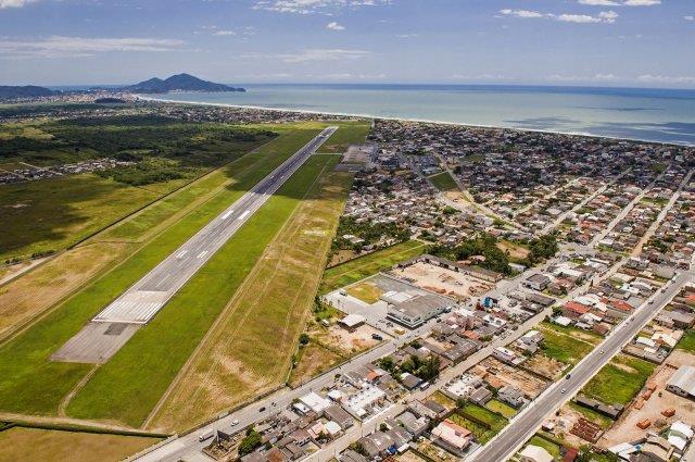 Figura 3 Instalações do Aeroporto Internacional de Navegantes - Ministro Victor Konder Fonte: Santa Catarina ([s./d.