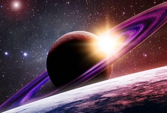 Saturno é o sexto planeta a partir do Sol e o