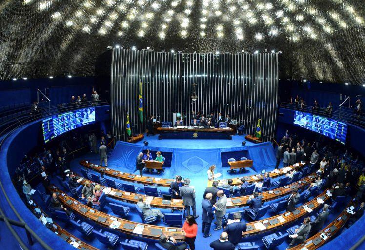 BOLETIM 389 Brasília, 13 de julho de 2017 Senadores cobram de Rodrigo Maia acordo sobre mudanças na Na abertura da reunião da Comissão de Constituição, Justiça e Cidadania (CCJ) destinada à sabatina