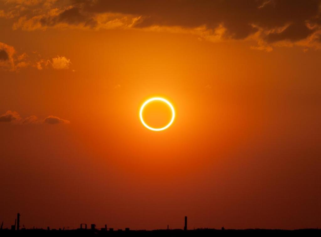 eclipse solar anular Crédito da imagem: Wikimedia