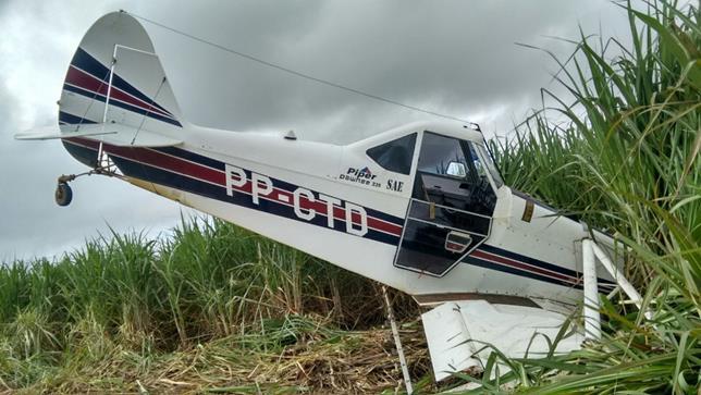 1.1. Histórico do voo A aeronave decolou de uma pista de uso eventual na Fazenda Nova Canaã (ZZZZ), localizada no município de Varjão de Minas, MG, para realizar voo local de treinamento com hopper