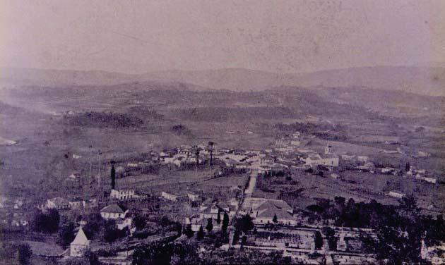3.2 Felgueiras na história Felgueiras foi povoada desde tempos pré-históricos. Fez parte da via romana que ligava Braga a Mérida.