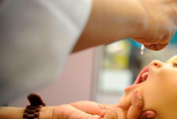 BRASIL Começa nesta segunda-feira campanha de vacinação contra poliomielite e sarampo A Campanha Nacional de Vacinação contra a Poliomielite e o Sarampo começa nesta segunda-feira (dia 6) em todo