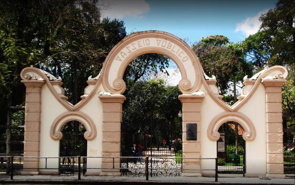 3.4 Passeio Público: é o mais antigo parque municipal de Curitiba, criado por Alfredo D Estragnolle Taunay quando presidente da Província do Paraná, e inaugurado em 1886.