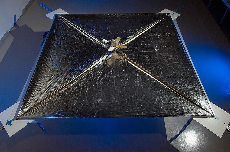 Veleiro solar A team from the NASA Marshall Space Flight Center (Marshall), along with a team from the NASA Ames Research Center, developed a solar sail mission called NanoSail-D which was lost in a