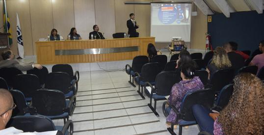 CURSO DE DIREITO DISCUTE MEDIDAS SOCIOEDUCATIVAS NO BRASIL Por Wallinson Leandro Na quarta-feira (01), os estudantes do curso de direito receberam o juiz Dr.