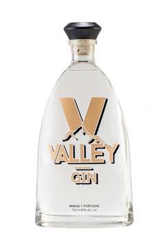 Valley GIN DADOS TÉCNICOS O Gin Valley cujo nome deriva do vale de Atiães / Vila Verde, cidade atravessada pelo rio Gerês, é um gin seco.