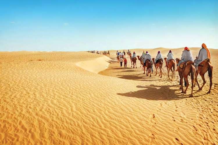TUNÍSIA ÁFRICA Tunísia A Tunísia é um país de África sendo que quase 40% da superfície do território é ocupado pelo deserto do Saara.