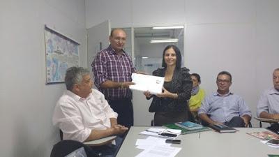 Na oportunidade foi discutida a construção do abatedouro de Serra Talhada e apresentado o projeto modelo do abatedouro, que vai atender a demanda regional de abate de animais.