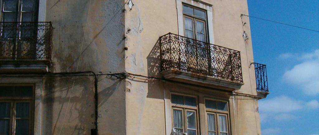 Nela entroncam a Travessa da Esperança, a Rua Dr. João Jacintho, a Rua das Flores, a Rua Padre António Vieira, a Rua Inácio Duarte e a Rua da Matemática.