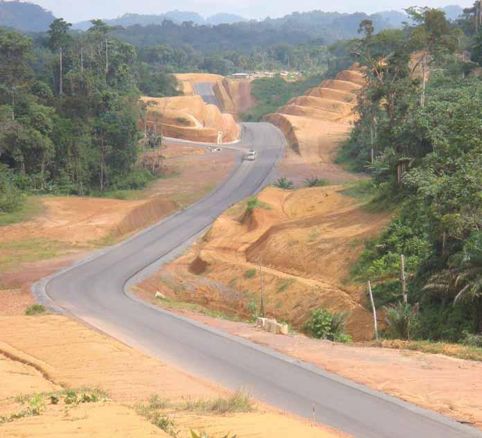 A MSF iniciou em 2006 a sua actividade na República da Guiné Equatorial, através da construção da Estrada de ligação entre as localidades de Evinayong, Acurenam e Medunu, na Província do Centro Sul,