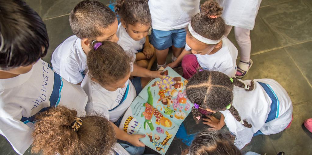 Anos iniciais do Ensino Fundamental PARA DESPERTAR UM LEITOR "Muitas vezes o momento diário de ler em voz alta afasta as crianças dos livros devido à mecanização da leitura, por isso é preciso