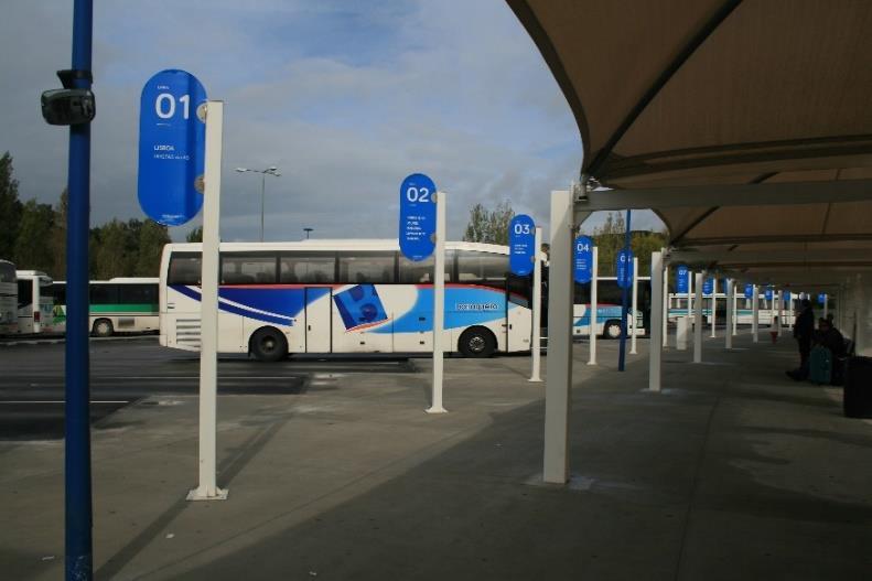 Este Terminal concentra a oferta dos quatro operadores de transporte que servem o concelho (Boa Viagem, Rodotejo, Barraqueiro Oeste e Mafrense), dos quais alguns promovem os serviços Expresso.