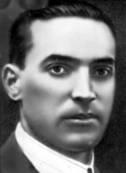 Lev Semenovich Vygotsky Lev Semenovich Vygotsky, nasceu em 17 de novembro de 1896. Faleceu em 1934 de tuberculose. Vygotsky formou-se me Direito e frequentou a cursos de história e filosofia.