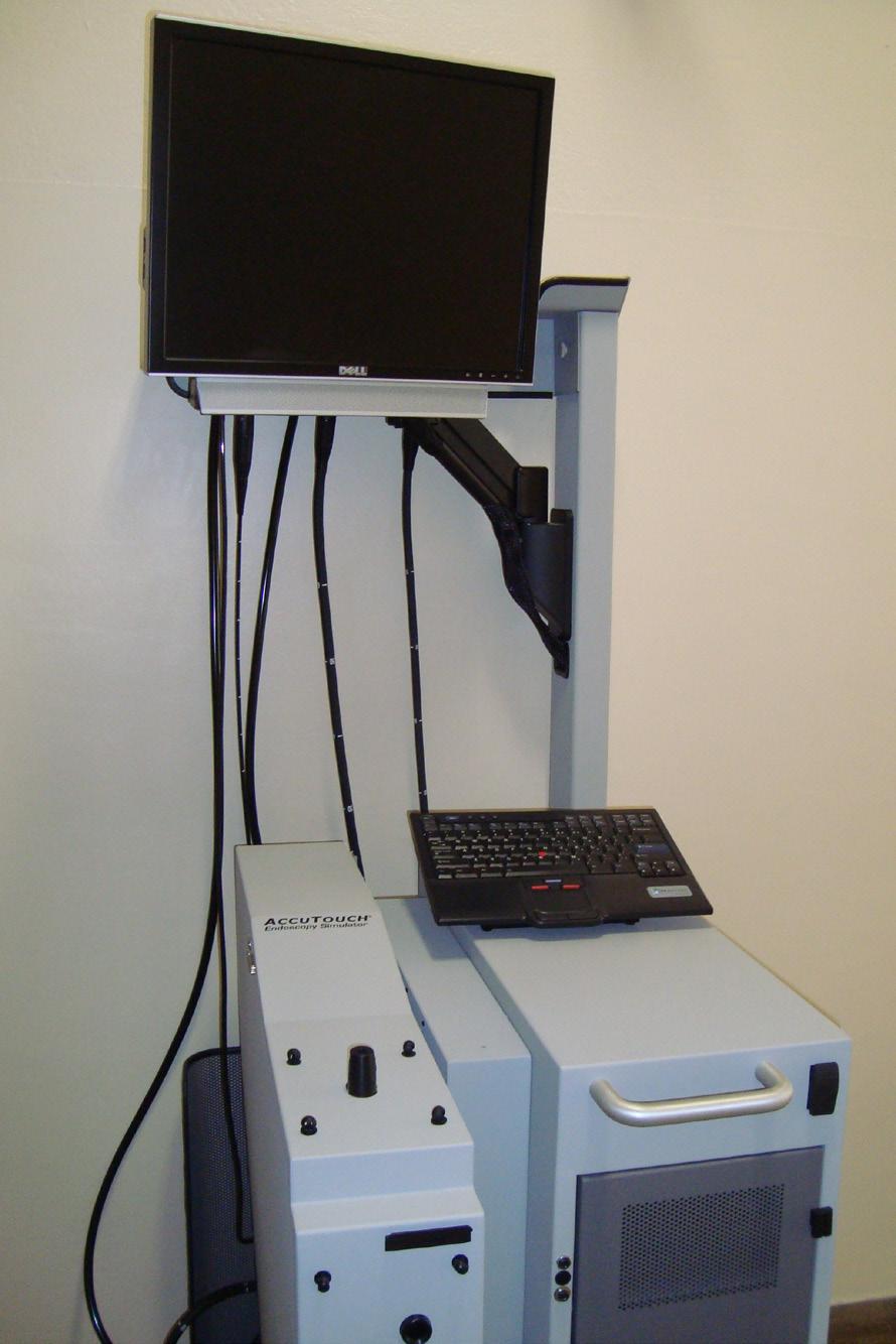 1 - Simulador de endoscopia digestiva e broncoscopia- Accu Touch Endoscopy Simulator Função: O simulador endoscópico possibilita o treinamento de três tipos de procedimentos de endoscopia: