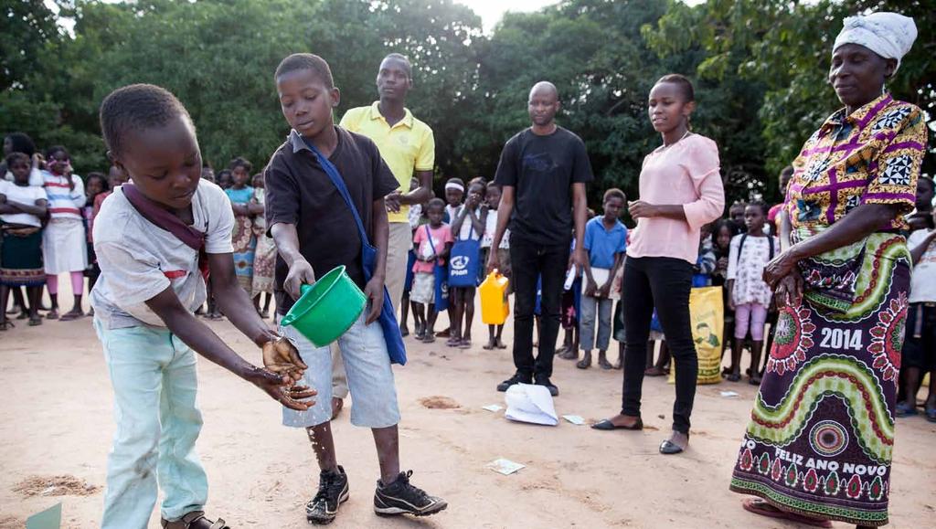 Moçambique Foto: UNICEF/Moçambique/ Alexandre Marquez Informe Orçamental 2016: Água, Saneamento e Higiene 1 Mensagens-chave Em 2016, foi atribuído ao Sub-sector de Água, Saneamento e Higiene o valor
