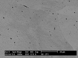 Relacionou este fato a maior presença de titânio com o uso do ER430Ti, que promove a adição de pontos de nucleação (óxidos e nitretos de titânio) na ZF tornando sua microestrutura mais