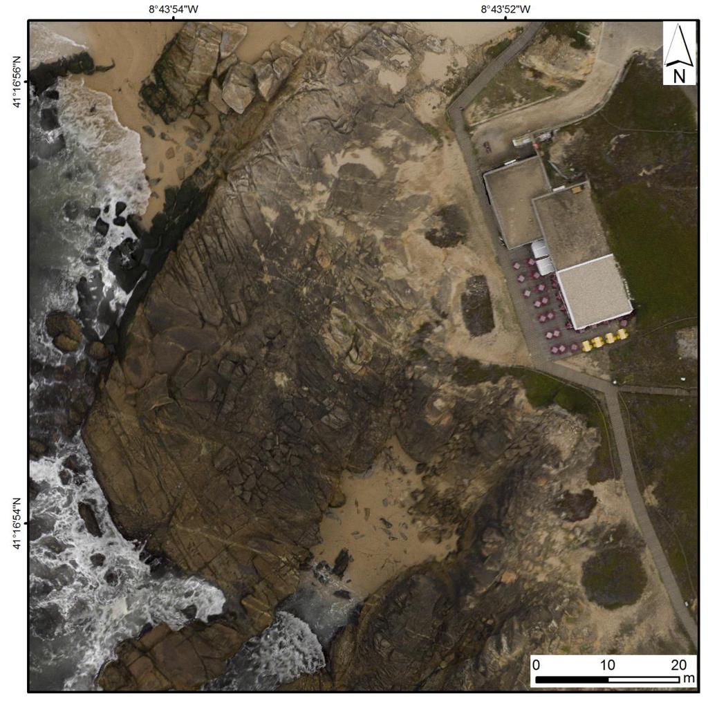 Figura 4 Aspecto do ortofotomapa da área de S.Paio, onde é possível observar diversos detalhes geológicos e geomorfológicos (alinhamentos estruturais, arribas, filões, ). 5. Bibliografia Araújo, M.A. (1991).