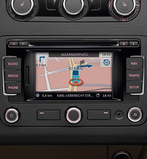 O sistema de rádio-navegação RNS 315 com leitor de CD e reprodução de MP3, possui um monitor a cores com operação via ecrã táctil, com navegação por mapa de fácil compreensão, bem