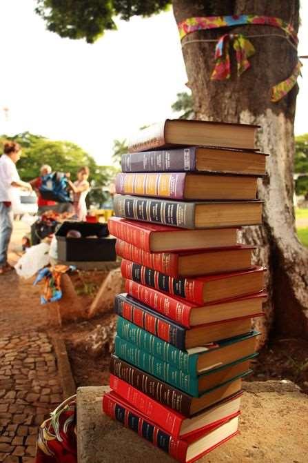 Sobre o Projeto Dois produtos culturais compõem o projeto: 01 - Criação, produção e apresentação de espetáculos teatrais no formato de contação de história, circulando pelas escolas públicas