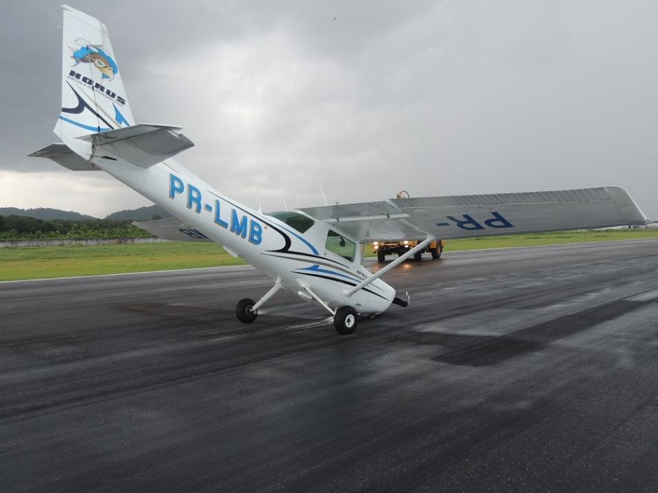 2. Histórico do voo A aeronave decolou do Aeródromo Lauro Carneiro de Loyola, Joinville, SC, para realizar um voo de instrução local (PS-04), com um instrutor e um aluno a bordo.