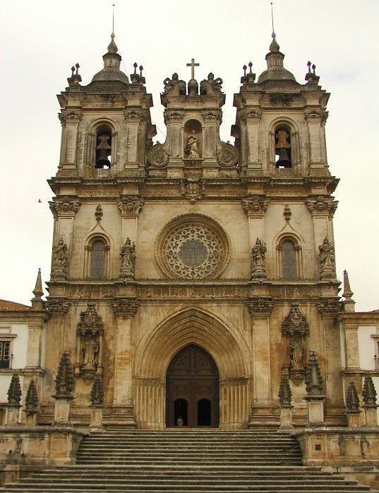 Teresa e Fernão Peres de Trava) 1131 Capital em Coimbra; início da construção do Mosteiro de Santa Cruz 1139 Batalha de Ourique: primeira grande