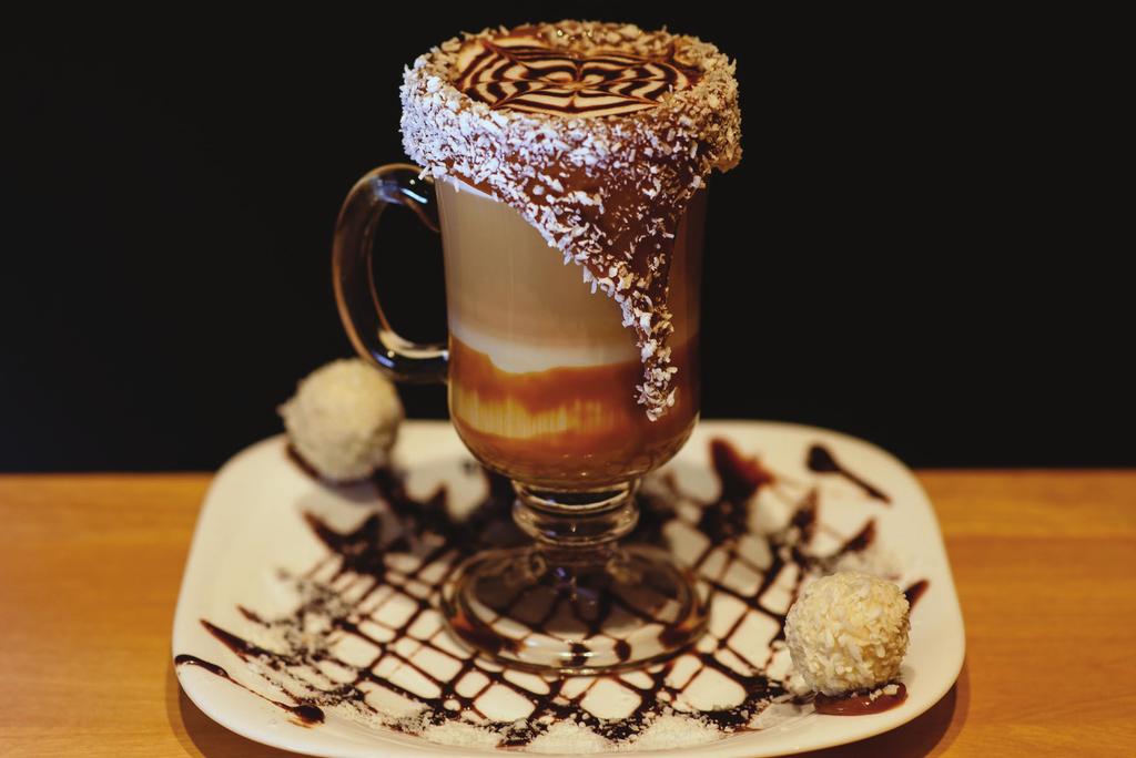 Quiero Cookie Espresso com leite e calda de chocolate Café na prensa francesa Cafés Tradicionais Ristretto (25ml) 4,90 Espresso (50ml) 4,90 Espresso duplo
