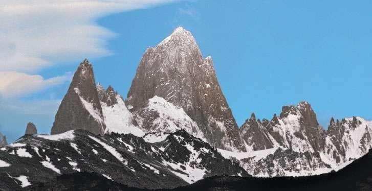 Montanhas: formadas pela ação de forças tectônicas Jovens: formadas em épocas geológicas recentes. Apresentam maiores altitudes.