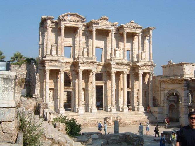 No trajeto, visitaremos o maravilhoso complexo de Éfeso, dedicada à Deusa Artemis, uma das antiguidades mais bem conservadas do mundo, tendo sido uma das mais ricas cidades da era Greco-Romana.