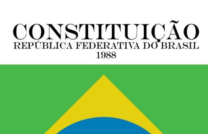 Arcabouço Regulatório CONSTITUIÇÃO DA REPÚBLICA FEDERATIVA DO BRASIL DE 1988 Art. 20. São bens da União:... VIII - os potenciais de energia hidráulica;... Art. 21. Compete à União:.