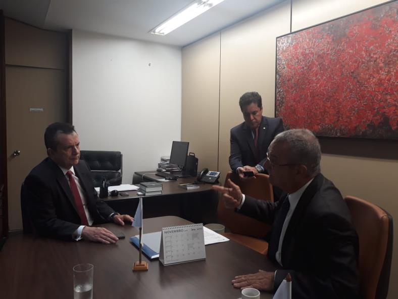 Articulações Presidência e Congresso A Diretoria Executiva do ASMETRO-SN junto com o diretor da Dimel, Clodoaldo José Ferreira, reuniu-se no Gabinete
