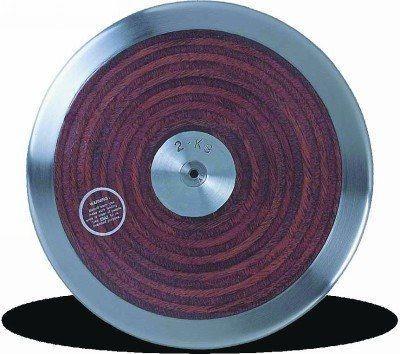 No lançamento de disco, o disco deve ter placas metálicas circulares cravadas no centro de