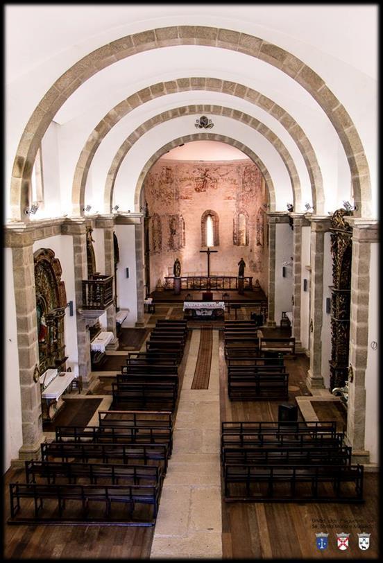 O convento desenvolve-se em torno de um claustro, tendo no primeiro piso, quatro arcadas de volta perfeita, e no segundo, vãos assentes em colunas toscanas.