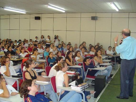 FORMAÇÃO CONTINUADA DO PROFESSOR * Estimular o