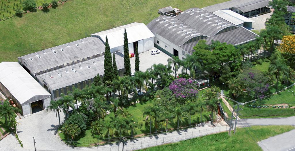 Fundada em 1967, a BEMFIXA é referência no mercado de construção e bricolagem no Brasil.