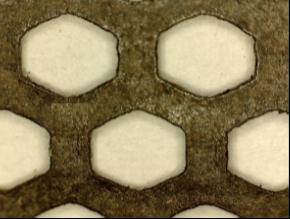 rígido ou elástico que permite a remoção da tampa do molde (ANUSAVICE; SHEN; RAWLS, 2013).