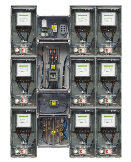 CENTROS DE MEDIÇÃO AGRUPADA/CAIXAS DE ENTRADA DE ENERGIA Desenho moderno e inovador, na cor cinza Tampa em policarbonato transparente, com proteção anti-uv Conforme norma NBR 15820 - Caixa para