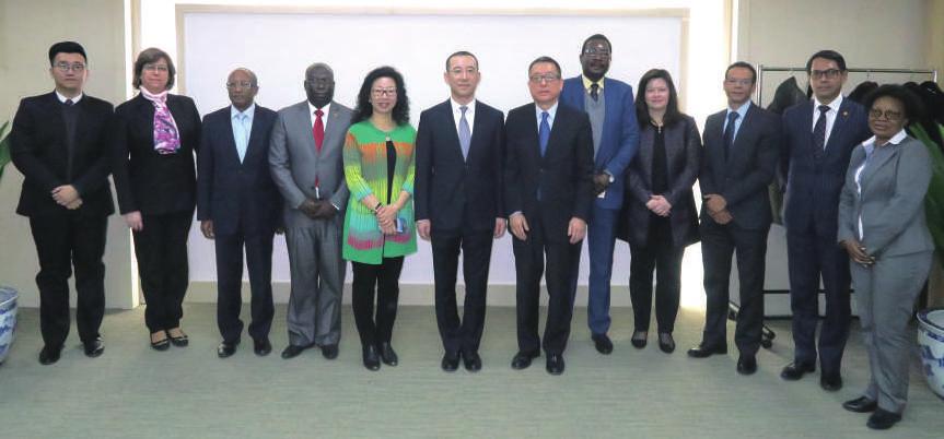 O Secretariado Permanente do Fórum de Macau visitou Pequim Entre os dias 7 e 9 de Março de 2016, a Delegação do Secretariado Permanente do Fórum de Macau, chefiada pelo Secretário-Geral, Dr.
