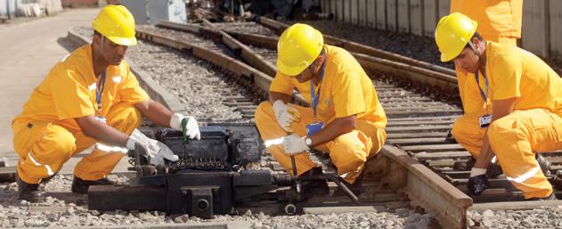 9 Geração de empregos O setor metroferroviário apresenta um aumento gradativo na oferta de empregos. Em 2011 eram 28 mil empregados no sistema metroferroviário; em 2012, 32,3 mil.